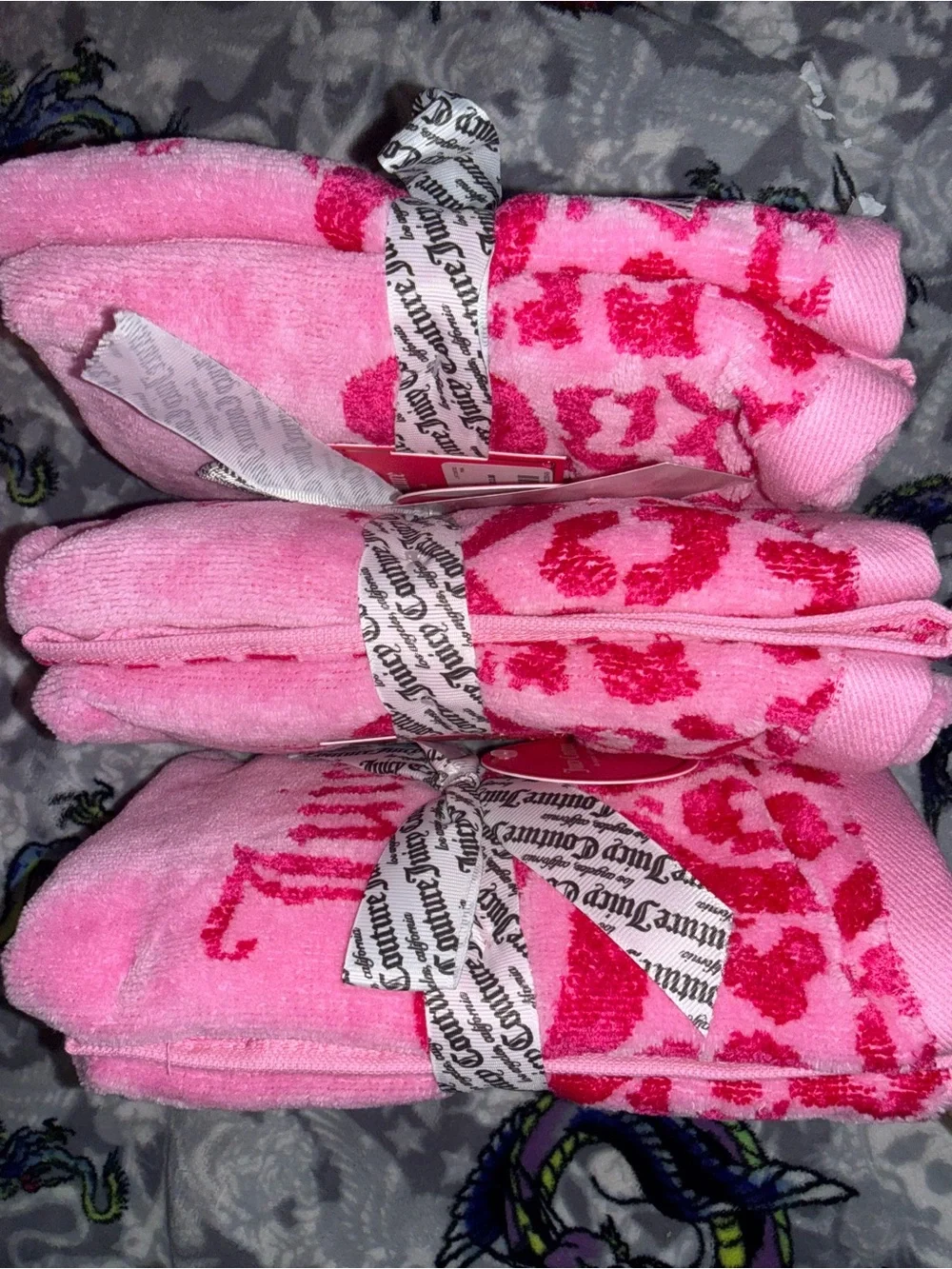 Juicy Couture Hot Pink Leopard Print Towel Set
